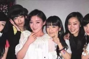 吃瓜娱乐间时团,揭秘偶像幕后趣事